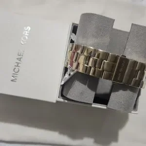Michael Kors | Accessories | Michael Kors Bradshaw Gold Tone  display picture 2